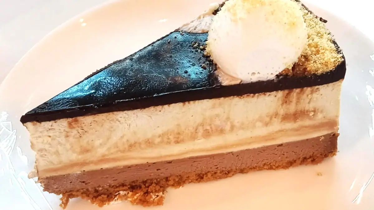 Sarah Edwards Cakes – cake shop in Royal Leamington Spa town centre